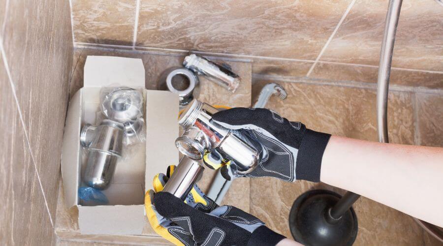 Professional gutter cleaning in Cut Off, LA